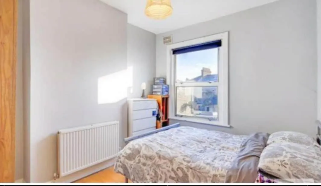 First Floor 1 Bed Apartment With Lounge And Kitchen London