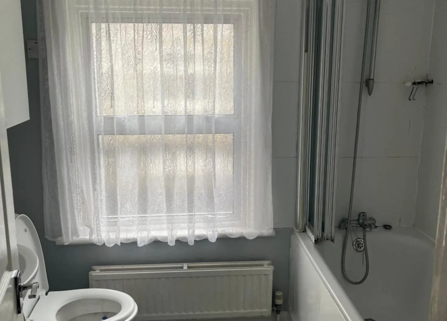 First Floor 1 Bed Apartment With Lounge And Kitchen London