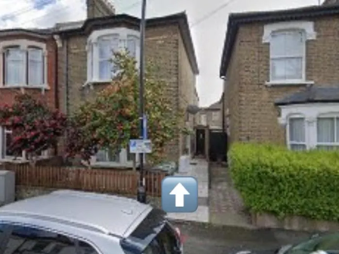 First Floor 1 Bed Apartment With Lounge And Kitchen London